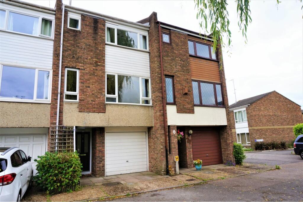 3 bedroom terraced house for sale in Beard Road, Kingston Upon Thames, KT2