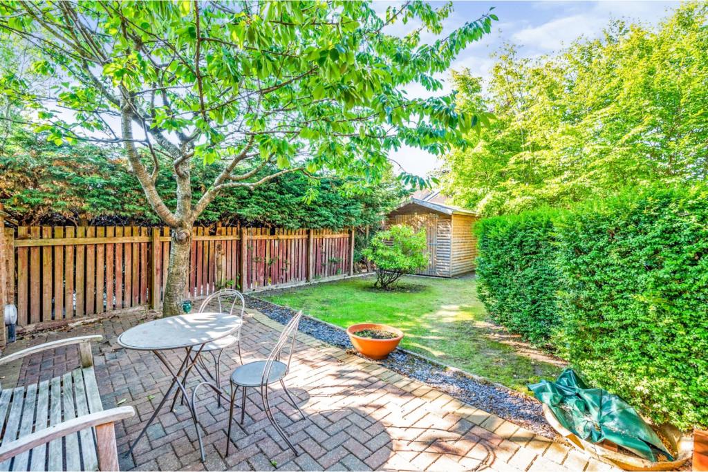 4 bedroom detached house for sale in Farndale Close, Warrington, WA5