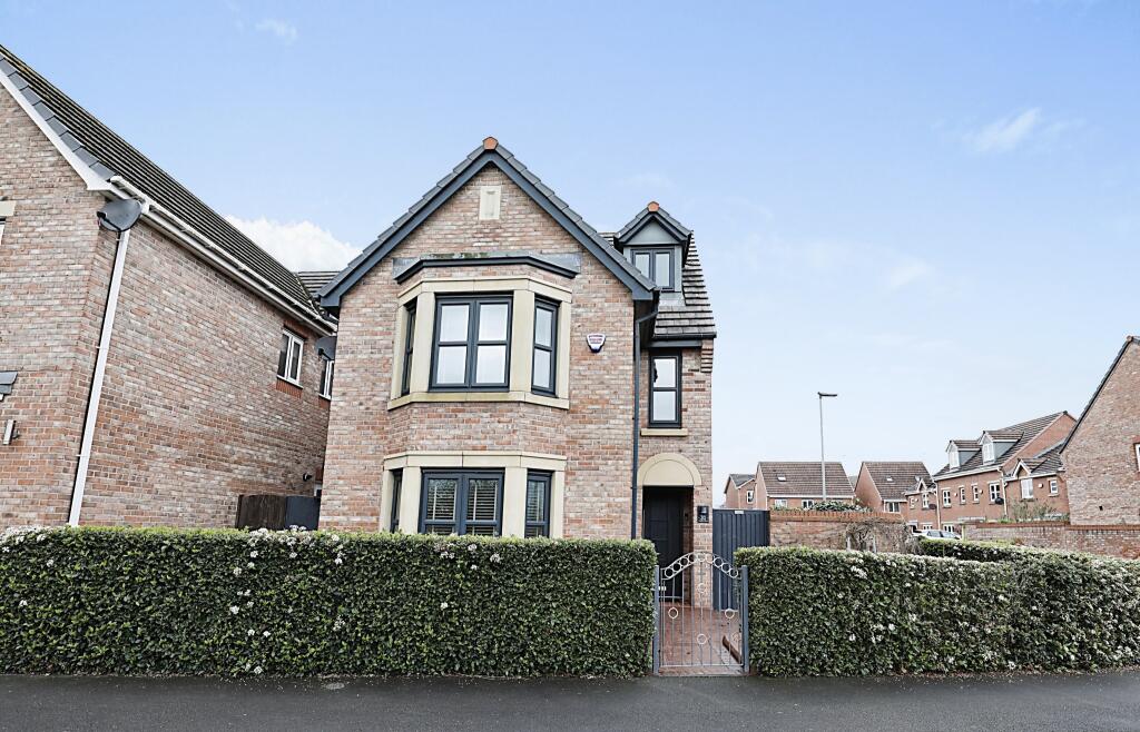 5 bedroom detached house for sale in Honeysuckle Avenue, Warrington, WA5