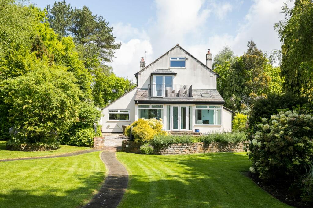 3 bedroom detached house for sale in Simons Lane, Frodsham, WA6