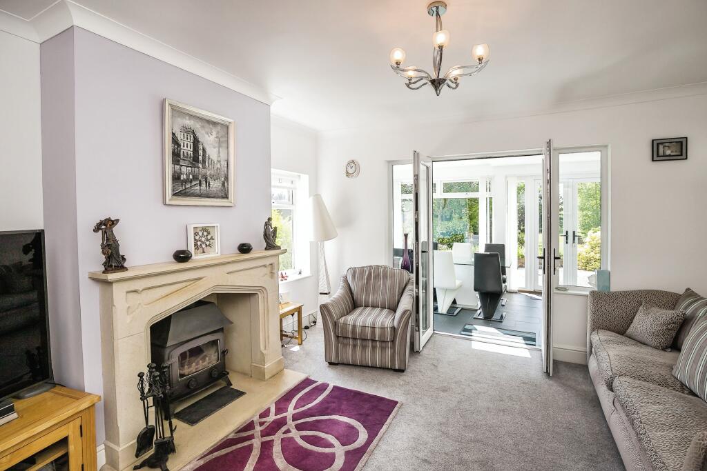 3 bedroom detached house for sale in Simons Lane, Frodsham, WA6