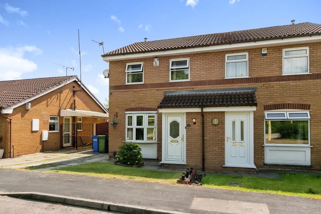 2 bedroom semidetached house for sale in Ballater Drive, Warrington, WA2