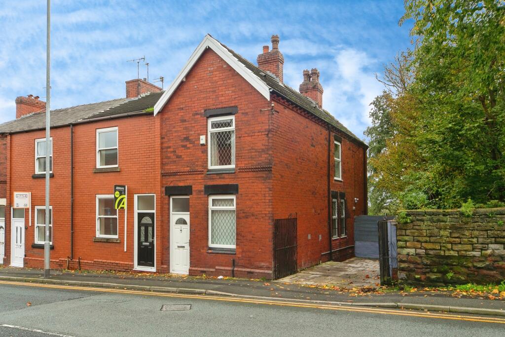 3 bedroom end of terrace house for sale in Borough Road, St. Helens, WA10