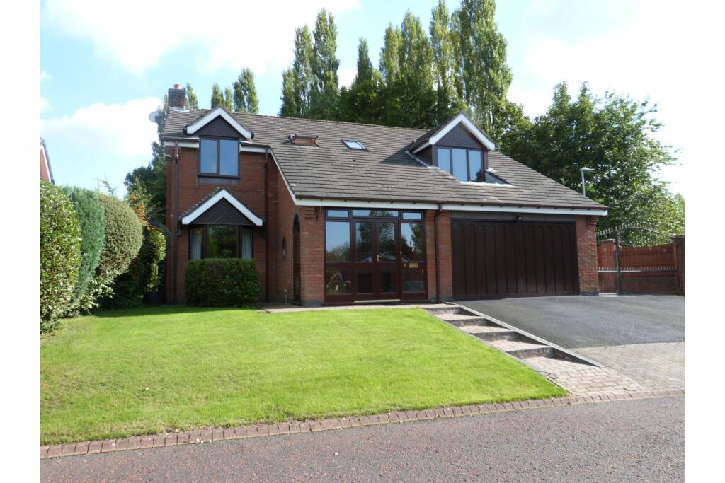4 bedroom detached house for sale in Dukes Wharf, Preston Brook