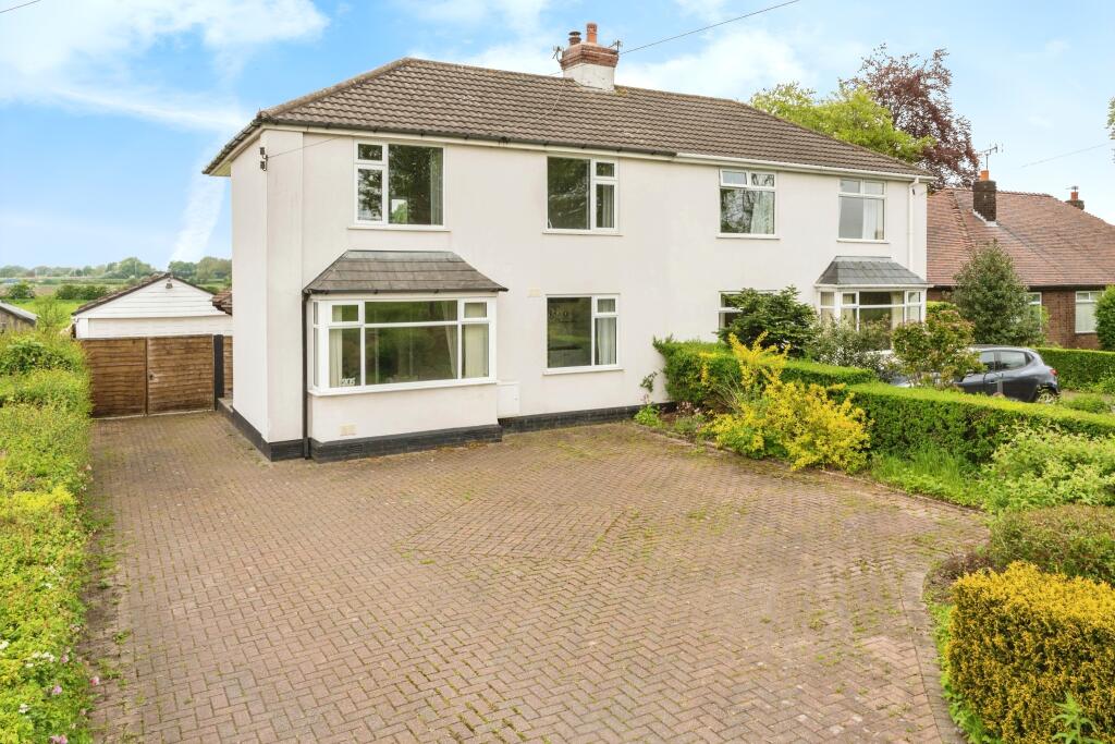 3 bedroom semidetached house for sale in Myddleton Lane, Warrington, WA2
