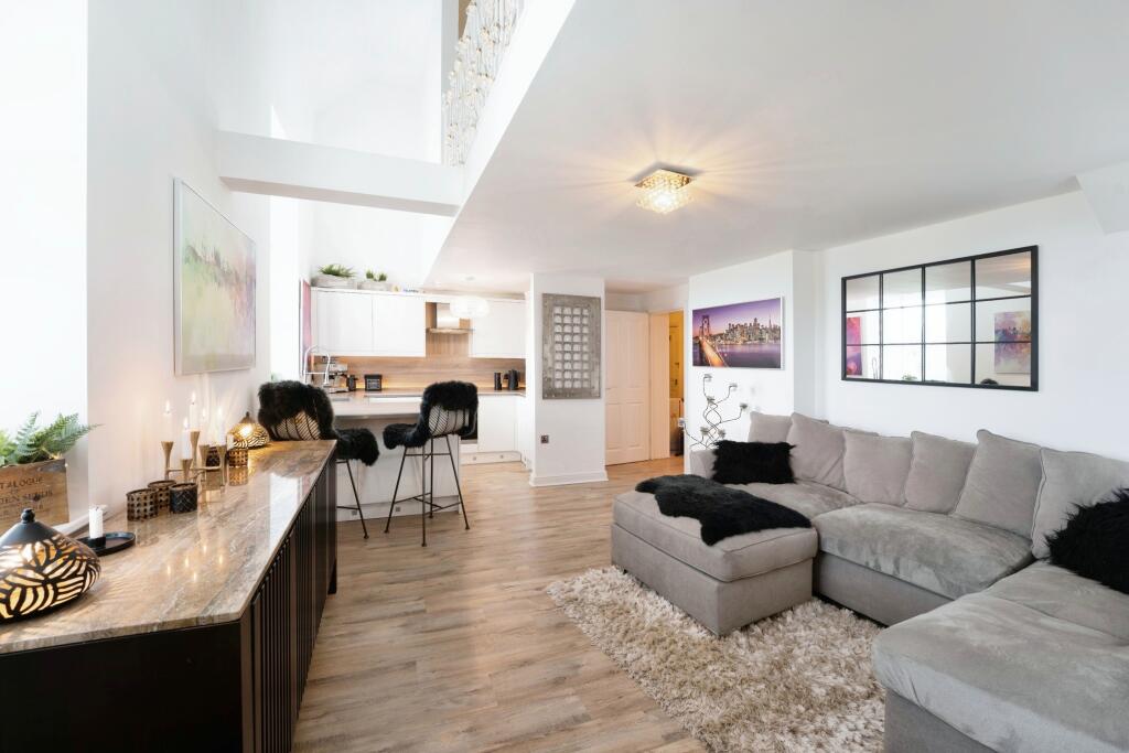 Main image of property: Kingswood Park, Frodsham, WA6