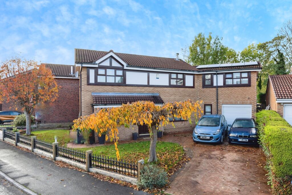 Main image of property: Aviemore Drive, Warrington, WA2