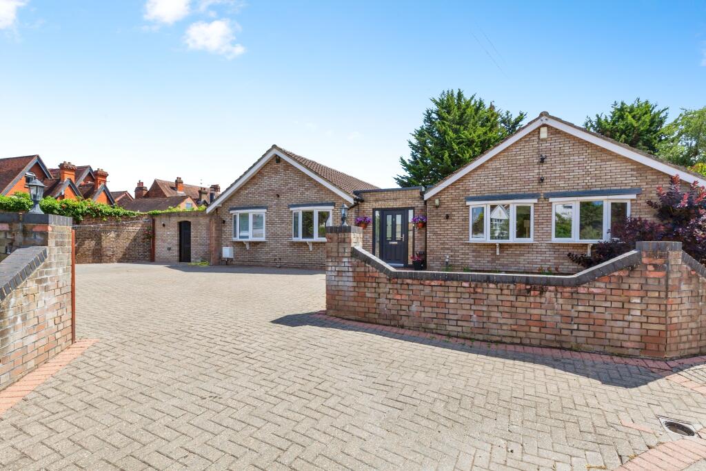 Main image of property: Queens Road, Datchet, SL3