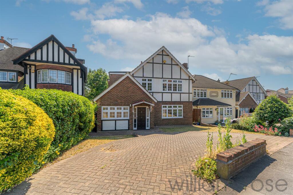 4 bedroom detached house for sale in Monkhams Drive, Woodford Green, IG8