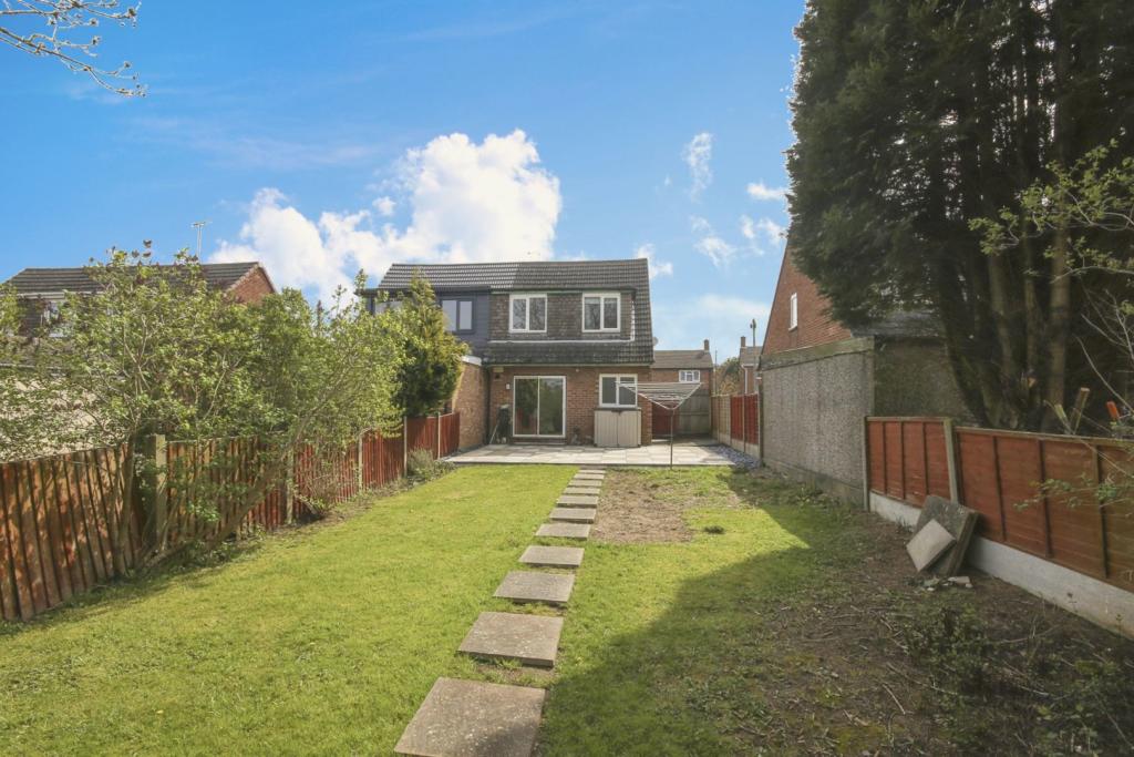 3 bedroom semidetached house for sale in Guildford Avenue, Swadlincote