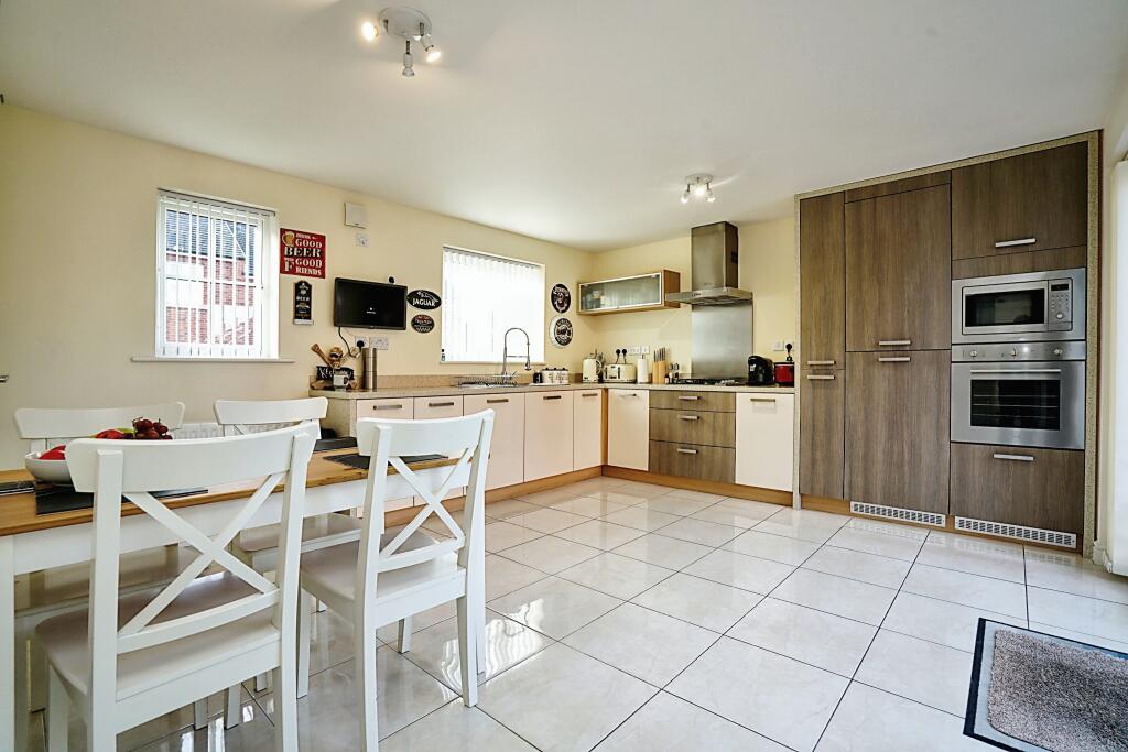 4 bedroom detached house for sale in Newman Drive, Swadlincote, DE11