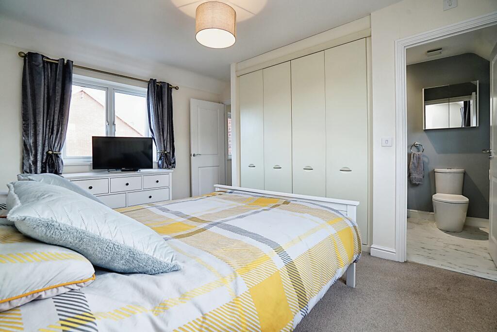 4 bedroom detached house for sale in Newman Drive, Swadlincote, DE11