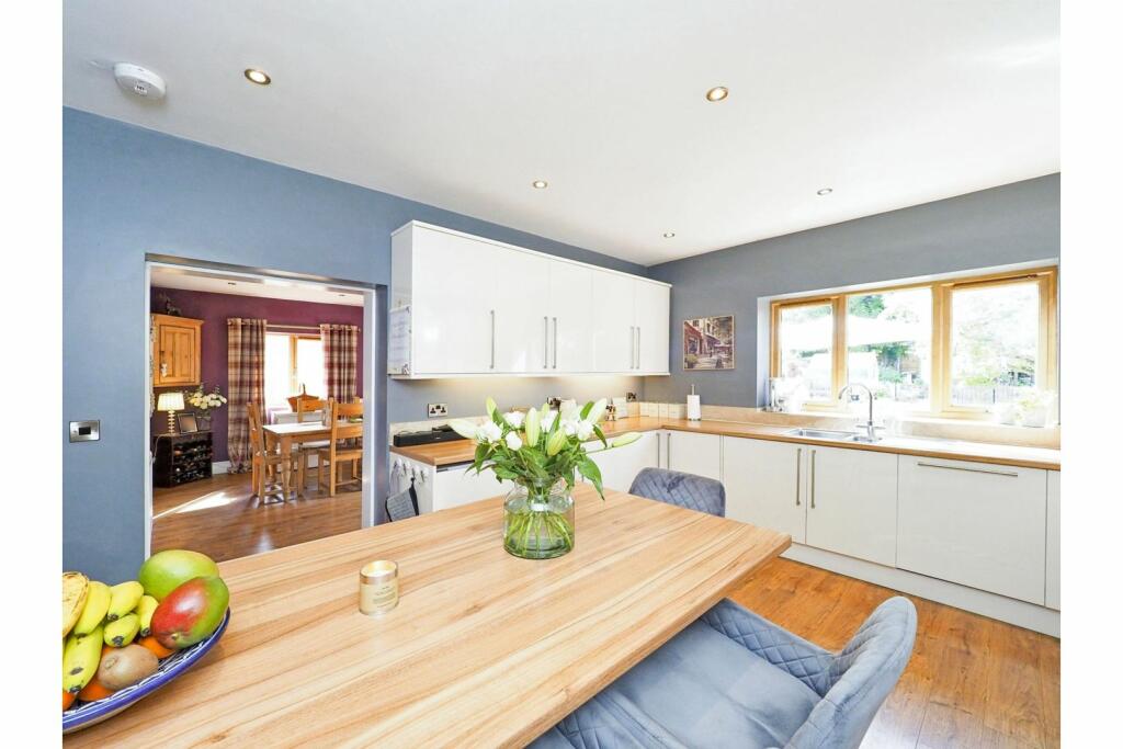 4 bedroom detached house for sale in Brook Road, Borrowash, DE72