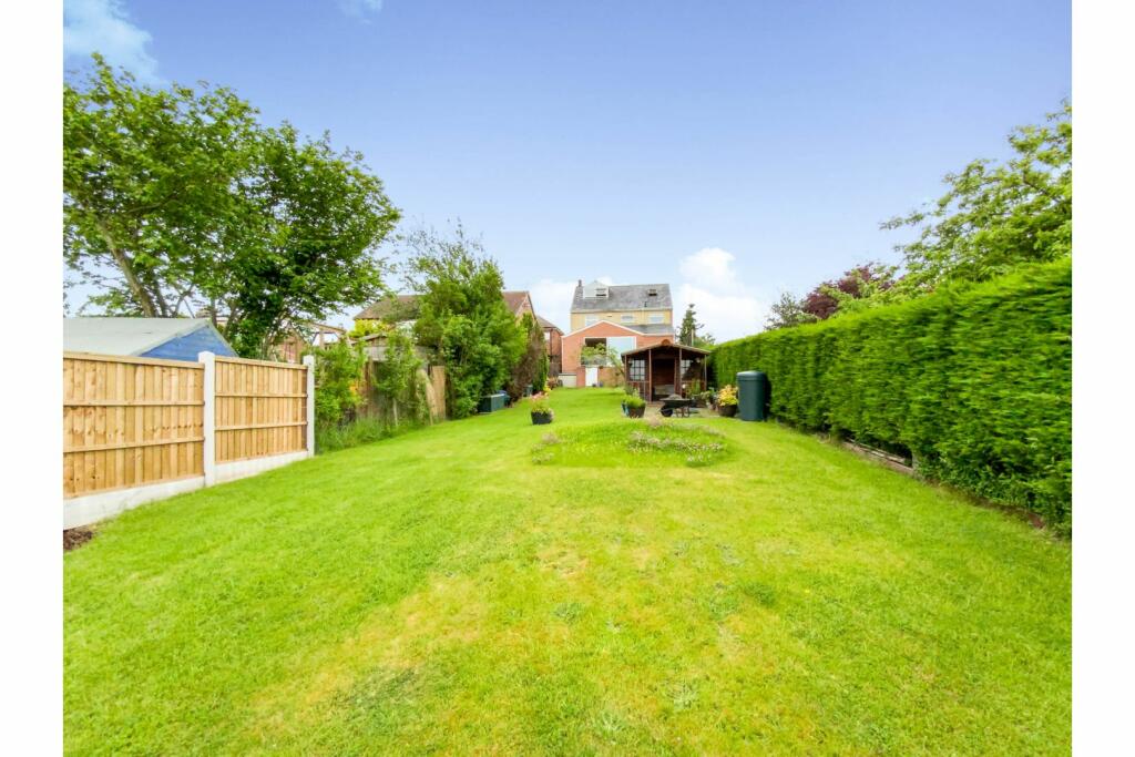 5 bedroom detached house for sale in Hassock Lane North, Heanor, DE75