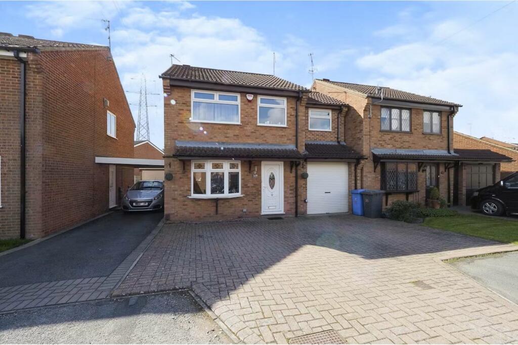 3 bedroom detached house for sale in Chedworth Drive, Alvaston, Derby, DE24