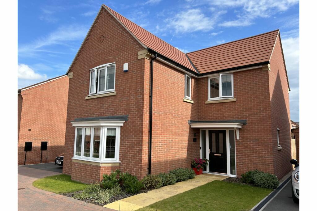 4 bedroom detached house for sale in Geraldine Way, Derby, DE74