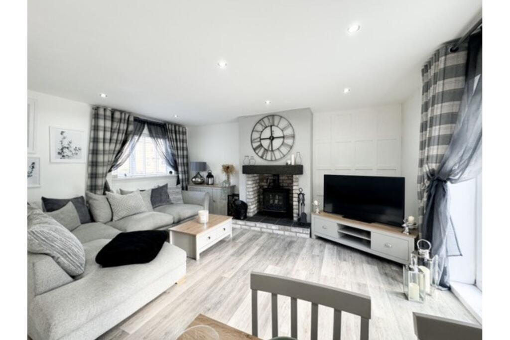 Additional property image - Grove Place, Bakewell, DE45