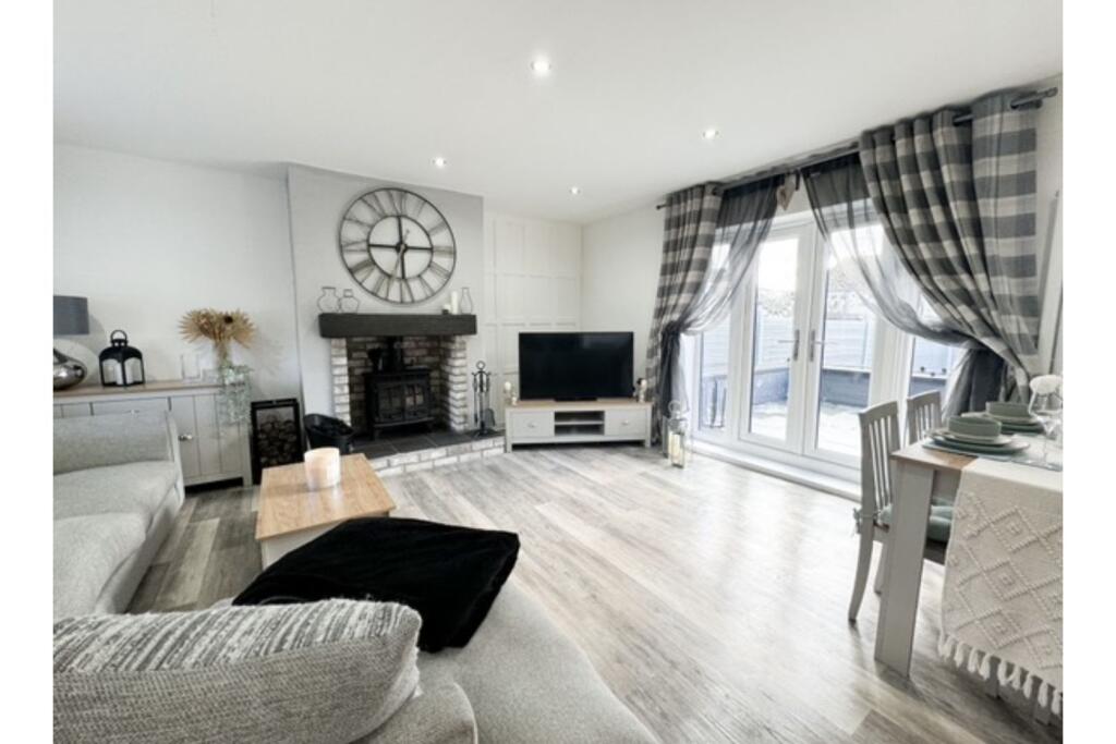 Additional property image - Grove Place, Bakewell, DE45