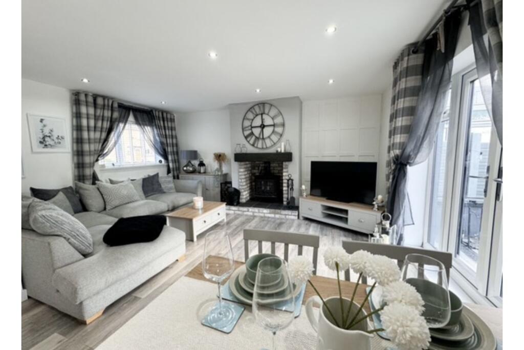 Additional property image - Grove Place, Bakewell, DE45