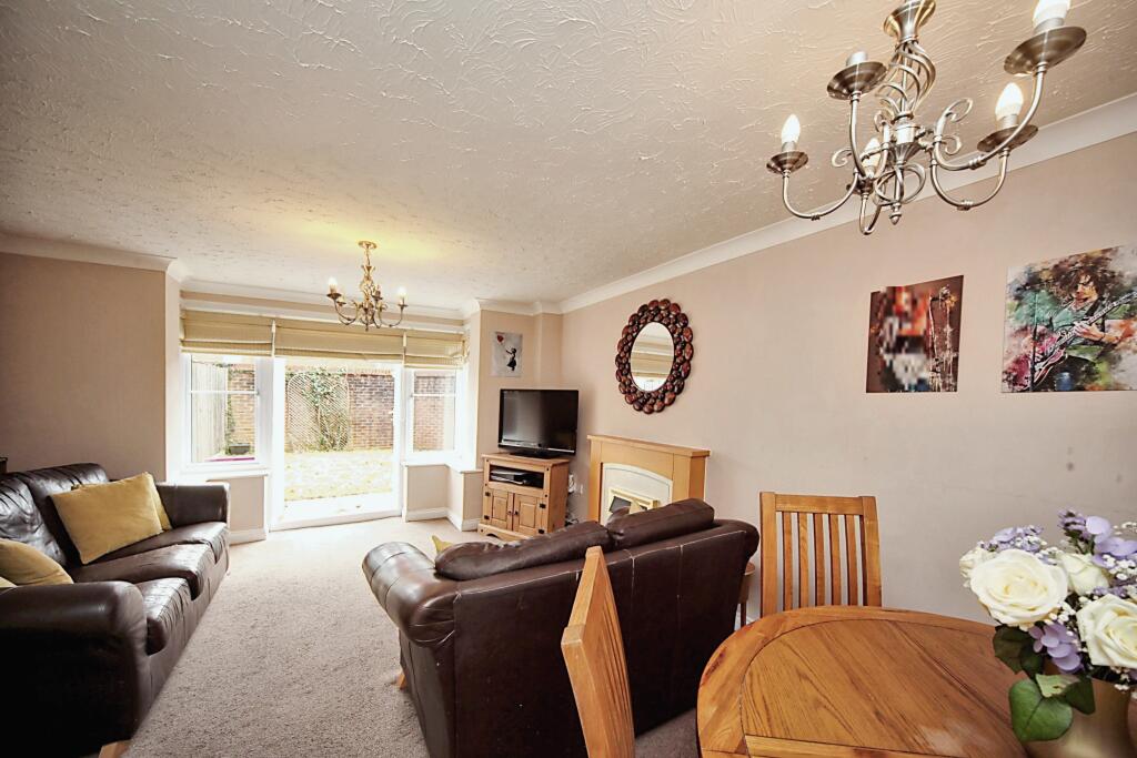 4 bedroom semidetached house for sale in Weavers Reach, Wellington, TA21