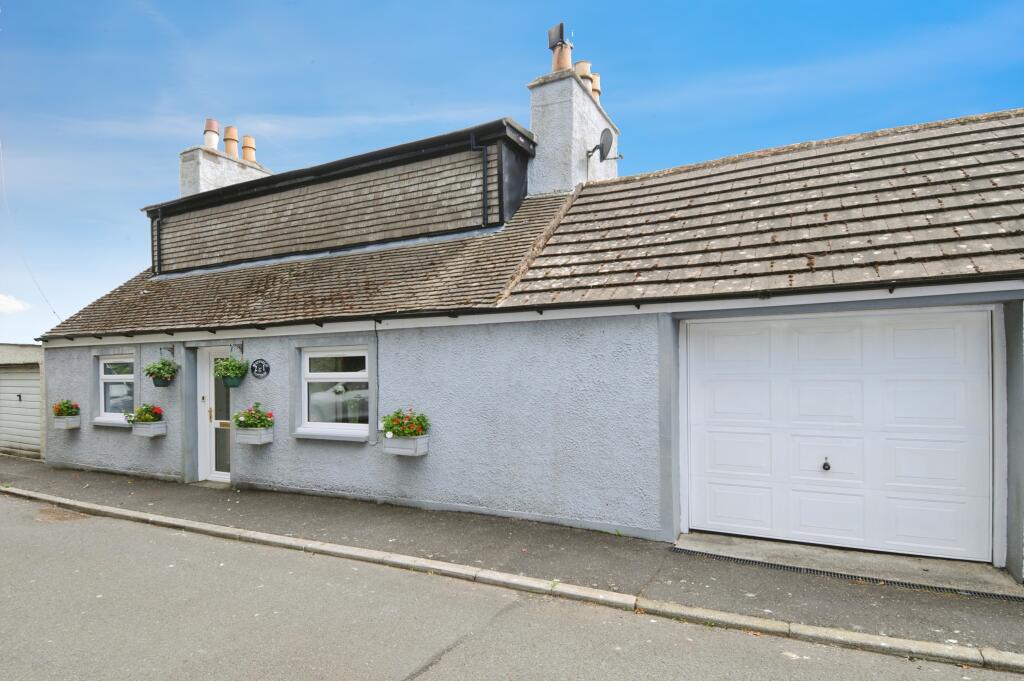3 bedroom link detached house