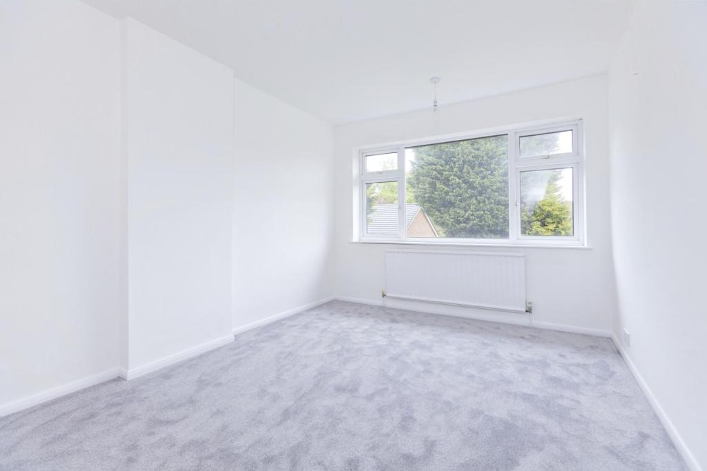 3 bedroom semidetached house for sale in Rosemead Drive, Oadby