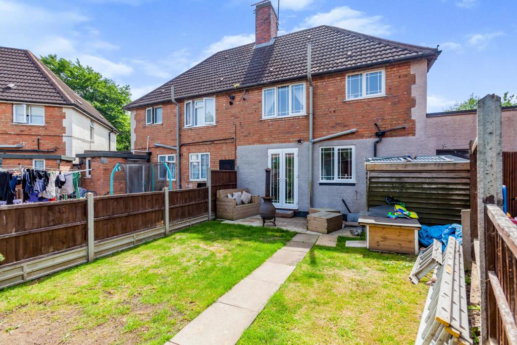 3 bedroom semidetached house for sale in Astley Close, Leicester, LE3