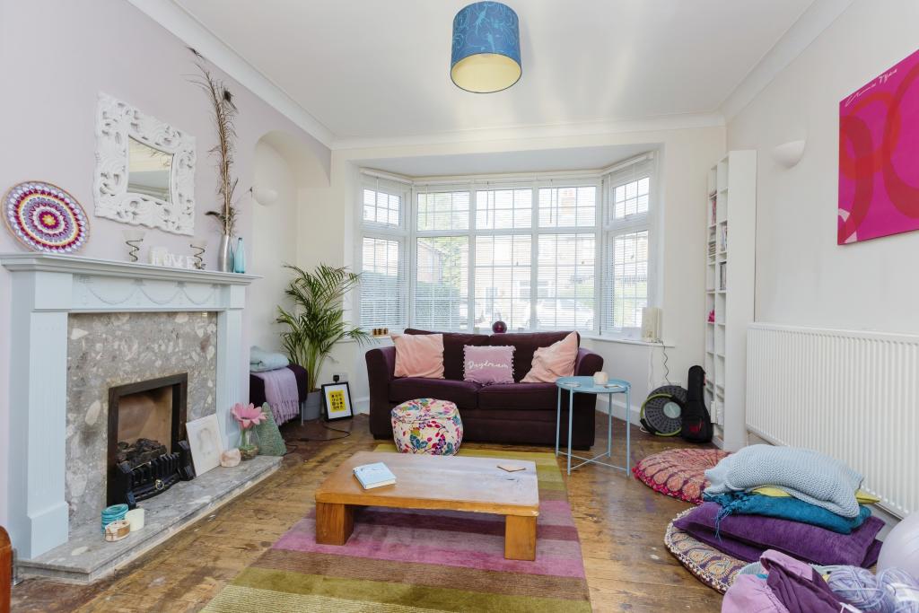 3 bedroom semidetached house for sale in Barkby Road, Syston, Leicester, LE7