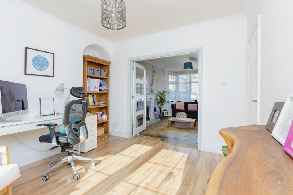 3 bedroom semidetached house for sale in Barkby Road, Syston, Leicester, LE7