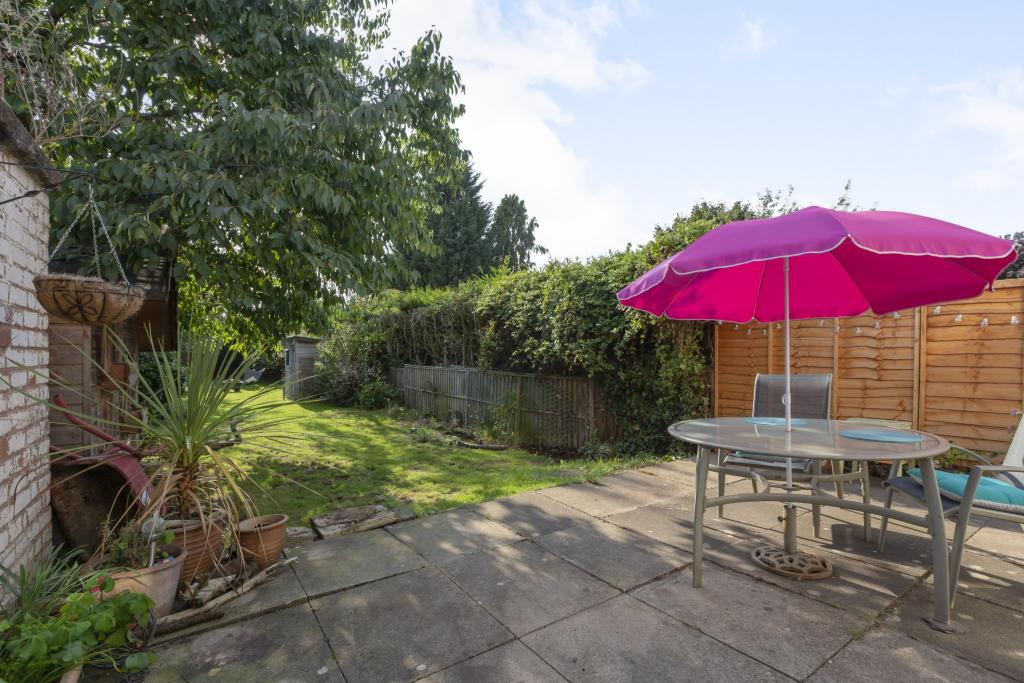 3 bedroom semidetached house for sale in Barkby Road, Syston, Leicester, LE7