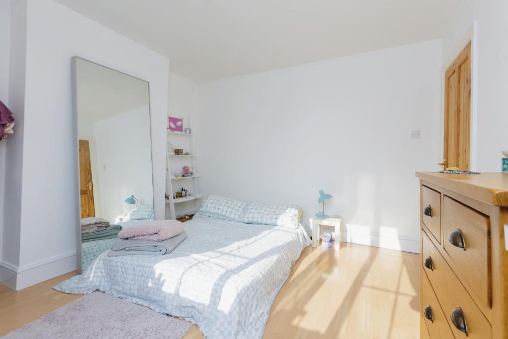 3 bedroom semidetached house for sale in Barkby Road, Syston, Leicester, LE7