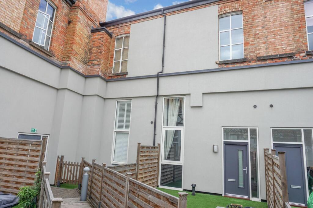 4 bedroom town house for sale in Wheatsheaf Court, Knighton, Leicester, LE2