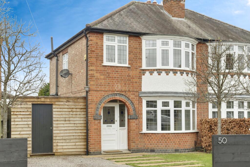 3 bedroom semidetached house for sale in Kingsmead Road, Leicester, LE2