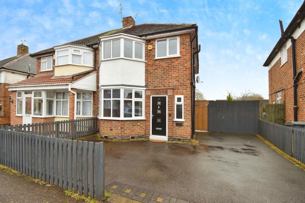 3 bedroom semi-detached house for sale in Averil Road, Leicester, LE5