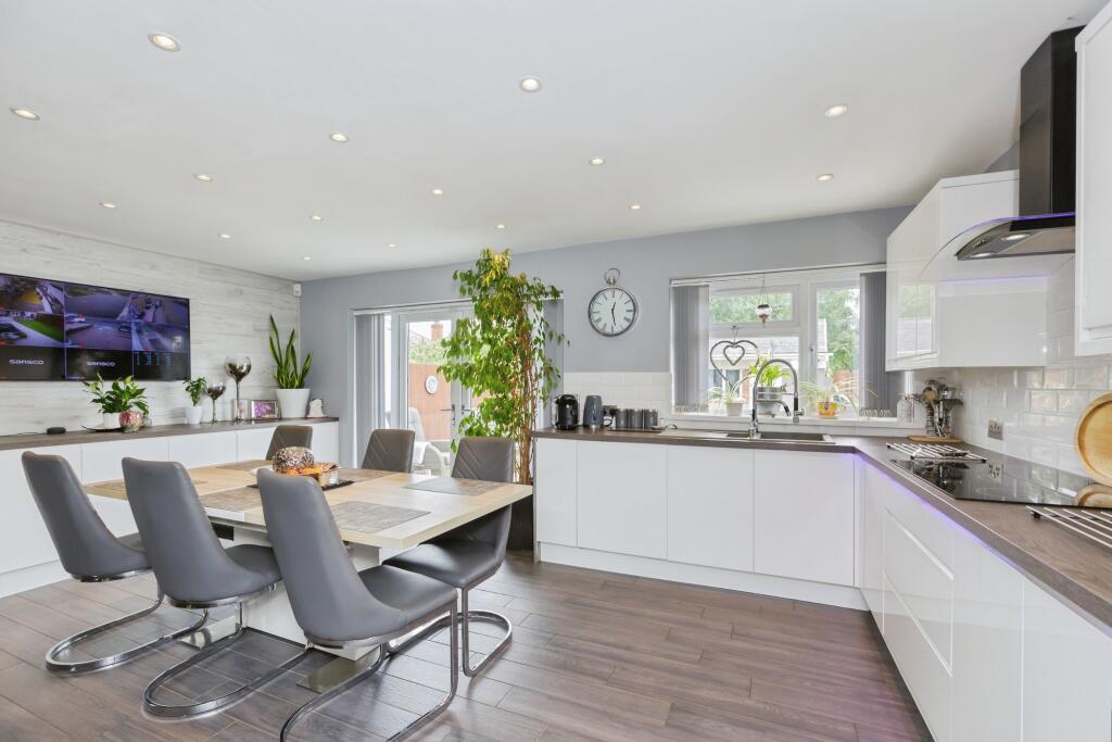 Main image of property: Narborough Road South, Leicester, LE3