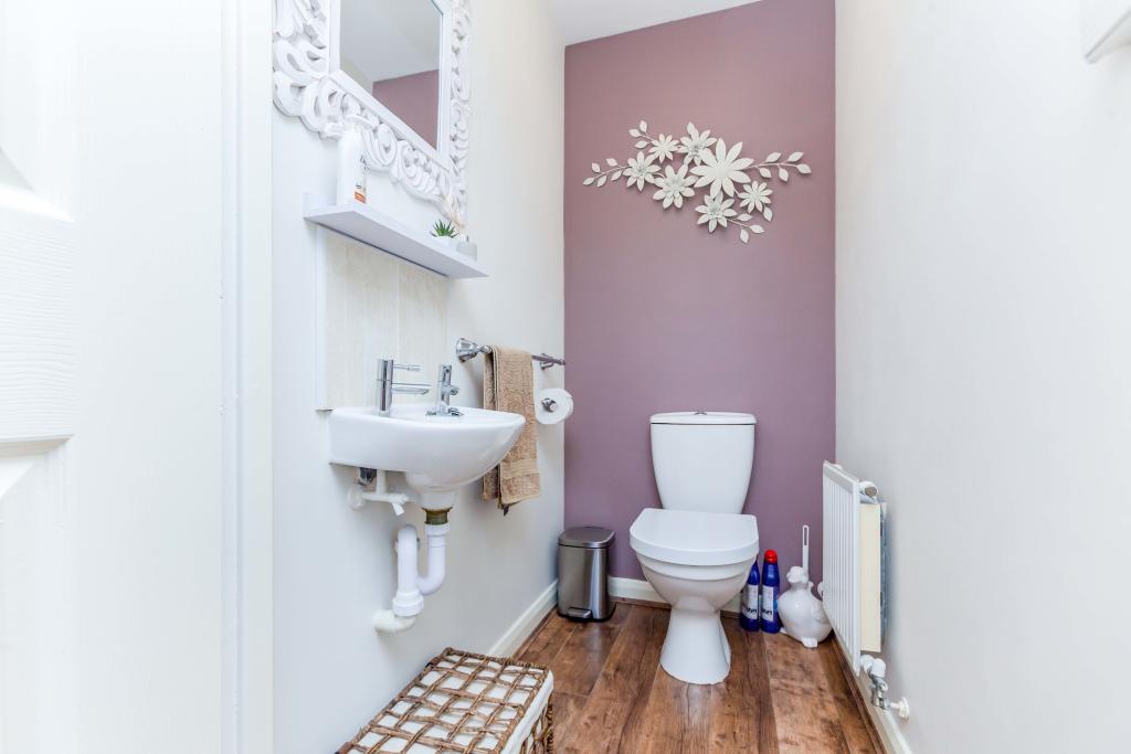3 bedroom detached house for sale in Empingham Drive, Syston, LE7