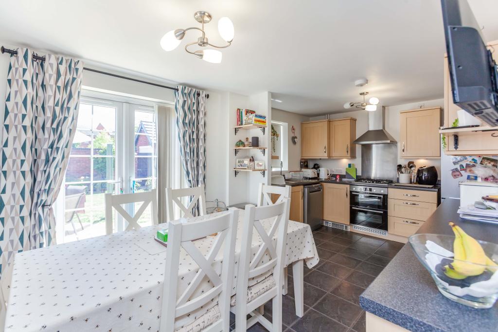 3 bedroom detached house for sale in Empingham Drive, Syston, LE7