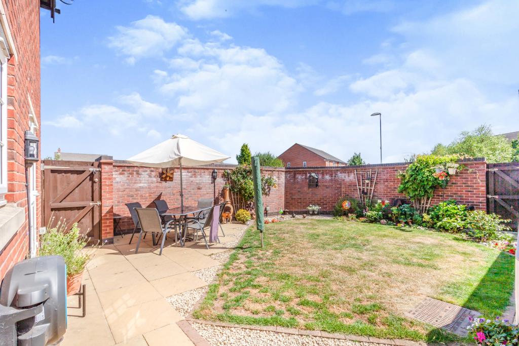 3 bedroom detached house for sale in Empingham Drive, Syston, LE7