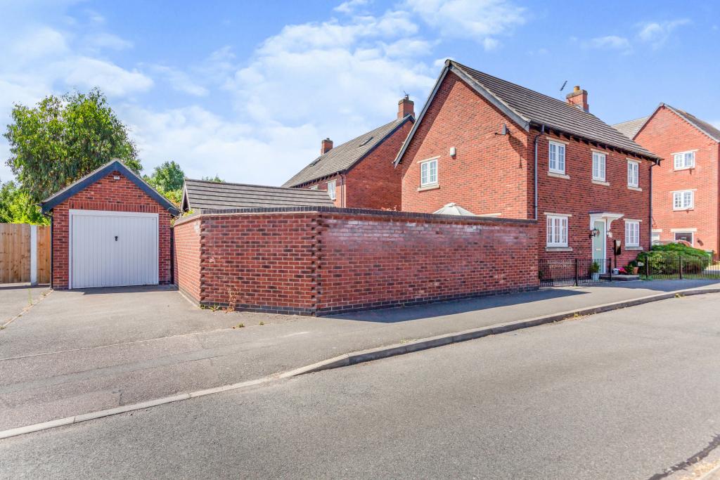 3 bedroom detached house for sale in Empingham Drive, Syston, LE7