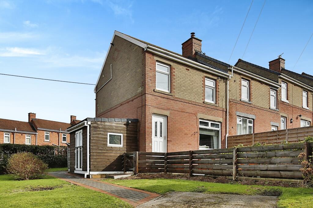 3 bedroom end of terrace house for sale in Braeside, Durham, DH7