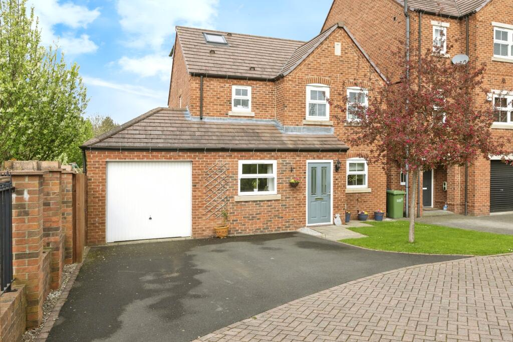 4 bedroom detached house for sale in Bridle Way, Houghton Le Spring, DH5