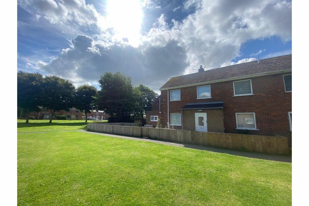 3 bedroom end of terrace house for sale in Hillside View, Sherburn