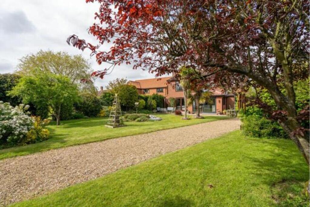 Main image of property: Marsh Road, Great Yarmouth, NR29