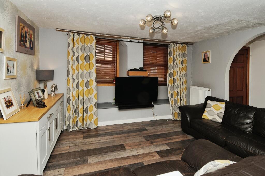 3 bedroom flat for sale in Montgomerie Street, Mauchline, KA5