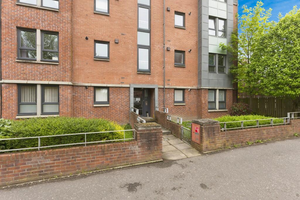 2 bedroom ground floor flat for sale in 779 Springfield Road, Glasgow, G31