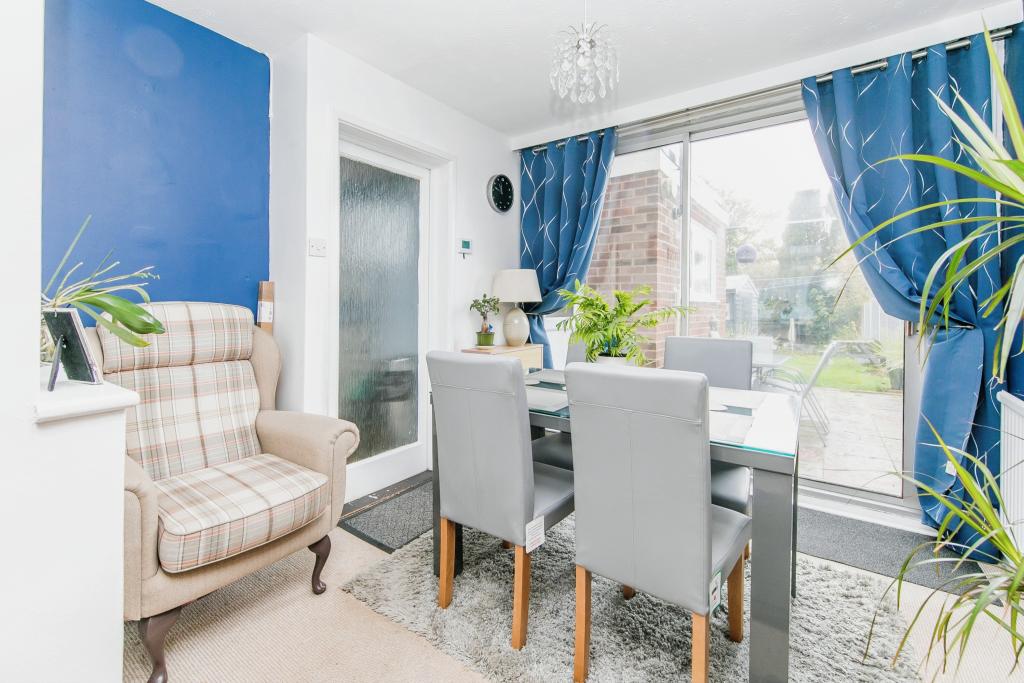 3 bedroom terraced house for sale in Hawthorn Drive, Ipswich, IP2