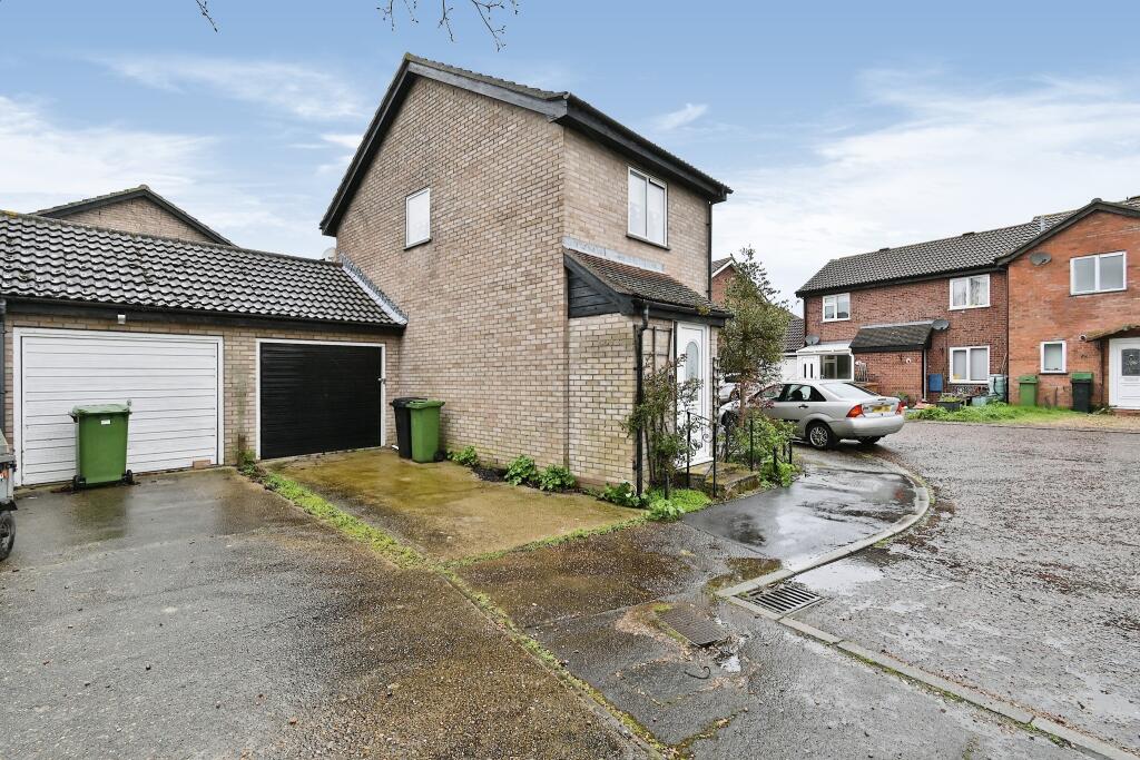 2 bedroom detached house for sale in Egremont Road, Diss, IP22