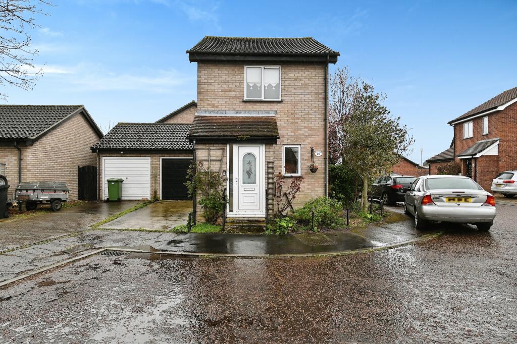 2 bedroom detached house for sale in Egremont Road, Diss, IP22