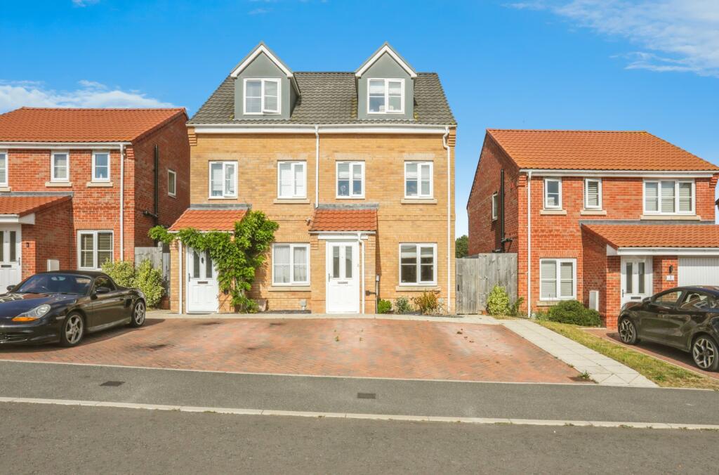Main image of property: Painter Close, Ipswich, IP7