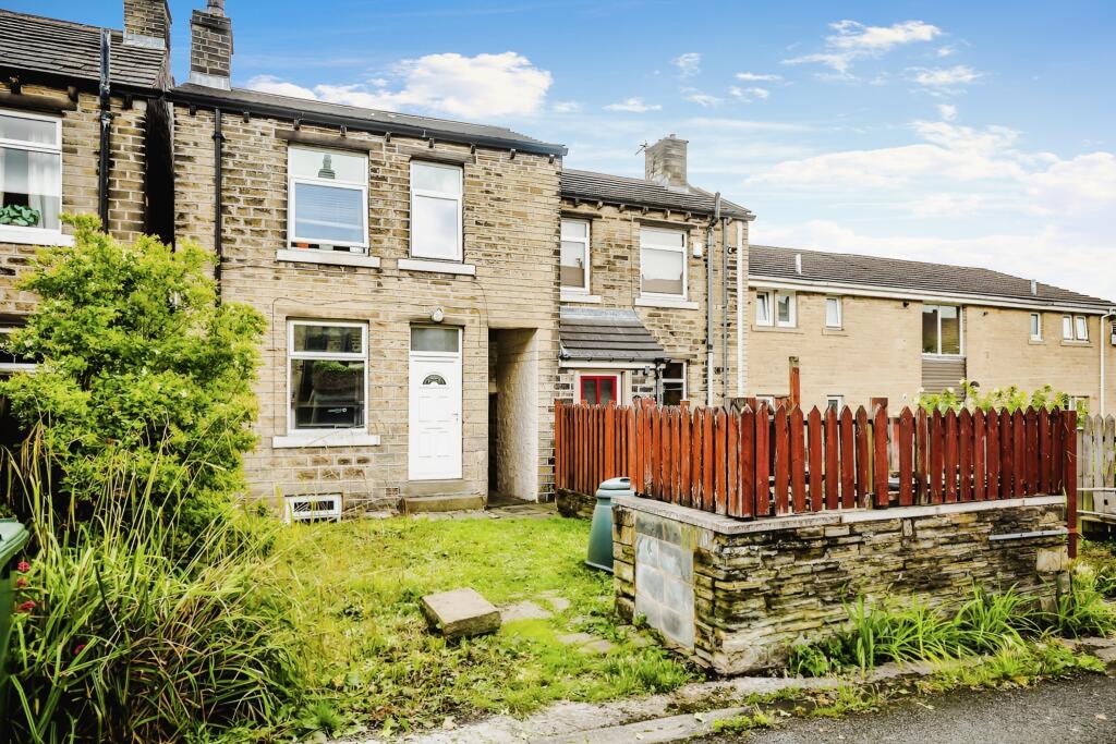 2 bedroom terraced house for sale in Eldon Road, Huddersfield, HD1